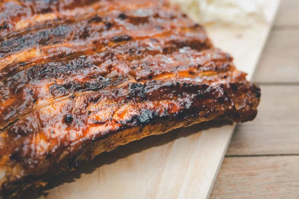 Costillas Cerdo Asadas Barbacoa Costillas Cerdo Con Salsa Barbacoa Tabla — Foto de Stock