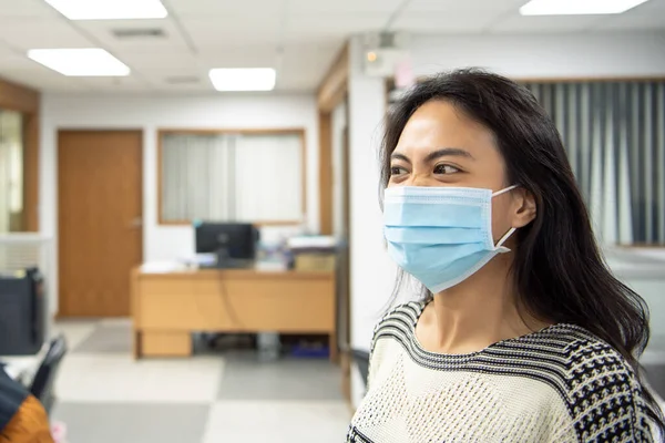 Asian Pretty Woman Wearing Mask Respiratory Protection Mask Epidemic Flu — Stock Photo, Image