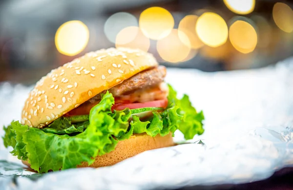 Hamburger Jest Fast Food Zrobić Bułki Mięso Ser Warzywa Restauracji — Zdjęcie stockowe