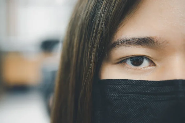 Mujer Bonita Asiática Usando Máscara Máscara Protección Respiratoria Contra Gripe — Foto de Stock