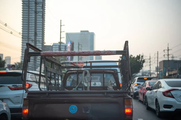 Bangkok Tajlandia Stycznia 2020 Samochody Ruchliwej Drodze Bangkoku Tajlandia Wiele — Zdjęcie stockowe