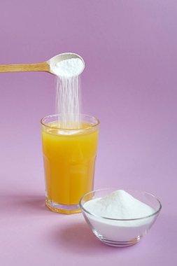 Bir kaşık protein ya da kolajenle portakal suyu. Cilt, kemik ve eklemler için doğal güzellik ve sağlık desteği.