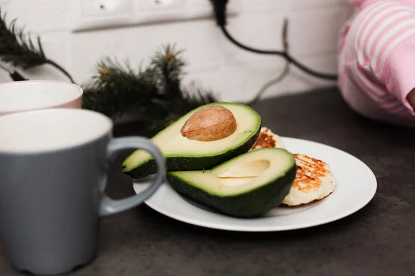 Половина Авокадо Сніданок Домашній Сніданок Авокадо — стокове фото