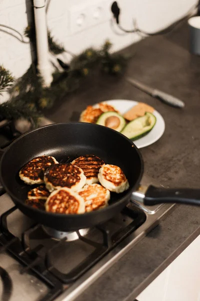 Les Crêpes Sont Cuites Dans Une Casserole Cuire Petit Déjeuner — Photo