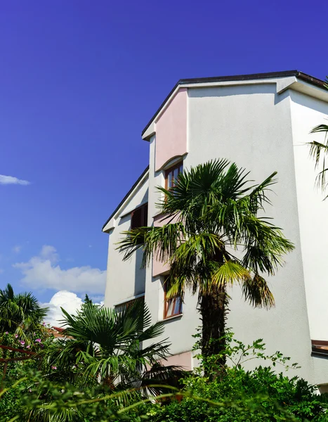 Gammal renoverad villa på Adriatiska havet resort — Stockfoto