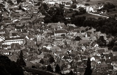 Hava panoramik tilt-shift görünümünden dro Köyü Ribeauville