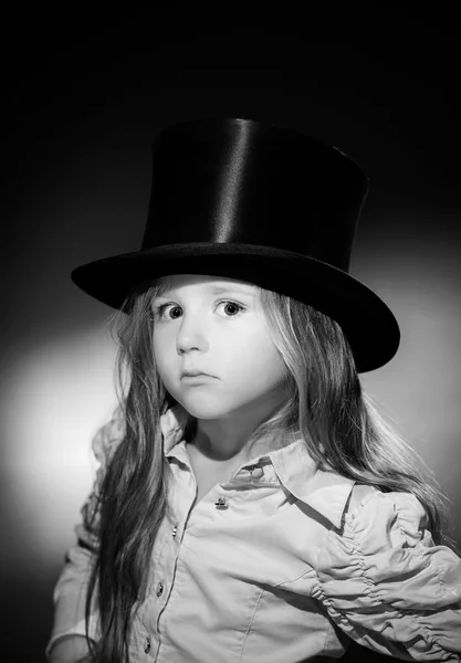 Expressive preschooler girl portrait in harcourt vintage style — Stock Photo, Image