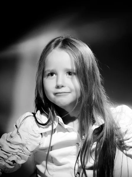 Expressive preschooler girl portrait in harcourt vintage style — Stockfoto