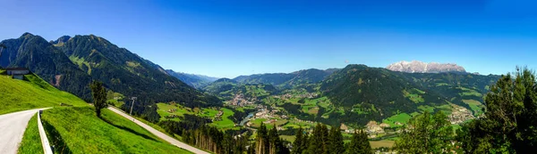 Vista panorámica del paisaje alpino, verano — Foto de Stock