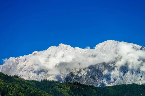 Hermosa vista del paisaje de montaña en los Alpes — Foto de Stock