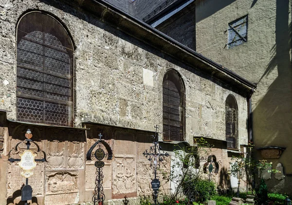 Salzburg Cityscape güzel kilise ile — Stok fotoğraf