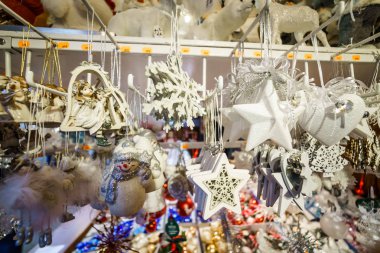 El yapımı Hatıra Eşyası ile geleneksel Noel Pazar