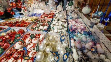 El yapımı Hatıra Eşyası ile geleneksel Noel Pazar