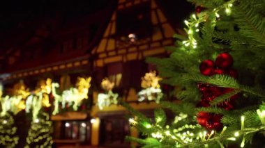 Noel dekorasyonu yeni yıl önce sokakta