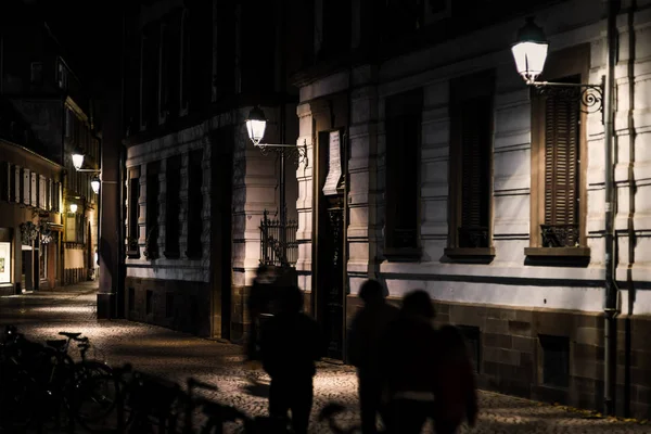 Velho centro de Estrasburgo noite vista de rua — Fotografia de Stock