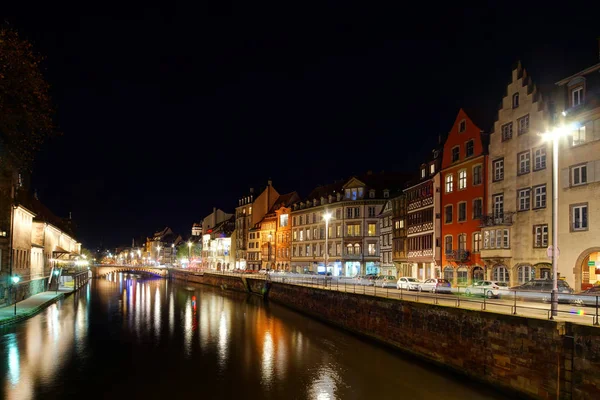 Gamla centrum av Strasbourg natt Gatuvy — Stockfoto