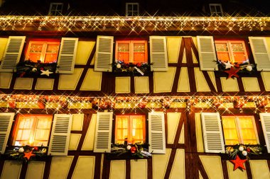 Harika, Colmar, Alsace, Fransa için Noel vurgulama. Viyadükler