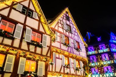 Harika, Colmar, Alsace, Fransa için Noel vurgulama. Viyadükler