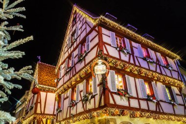 Harika, Colmar, Alsace, Fransa için Noel vurgulama. Viyadükler