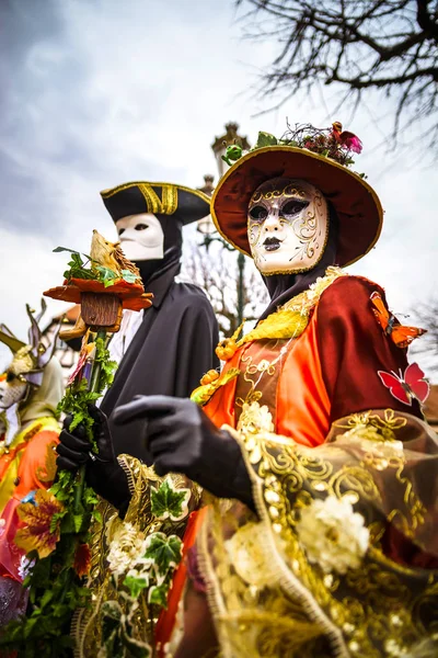 Redaktionellt, 4 mars 2017: Rosheim, Frankrike: venetiansk karneval Mask — Stockfoto