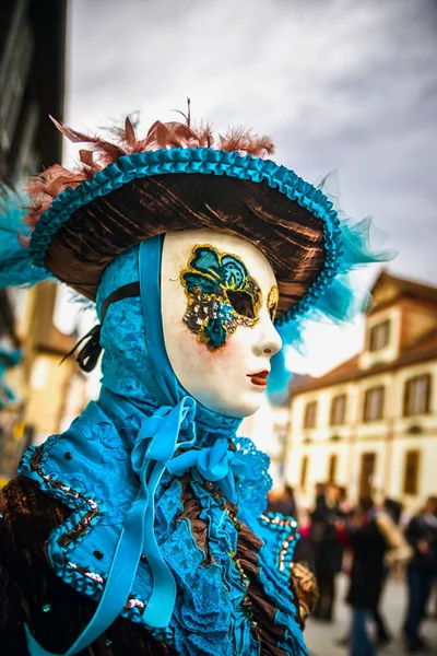 İçerik, 4 Şubat 2017: Rosheim, Fransa: Venedik karnaval maskesi — Stok fotoğraf