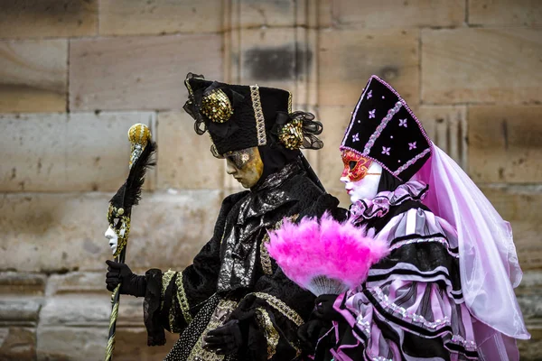 Redaktionellt, 4 mars 2017: Rosheim, Frankrike: venetiansk karneval Mask — Stockfoto