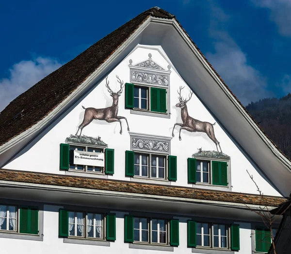 Architectuur van de klassieke stad van Zwitserland street view — Stockfoto