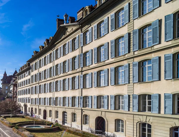 Класичний міській архітектурі перегляду вулиць Швейцарії — стокове фото