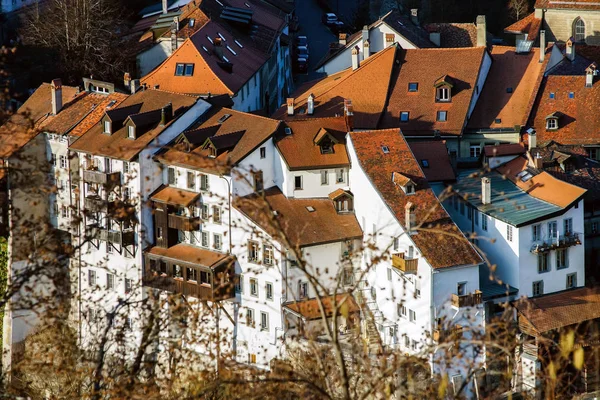 Architettura classica della città della Svizzera street view — Foto Stock