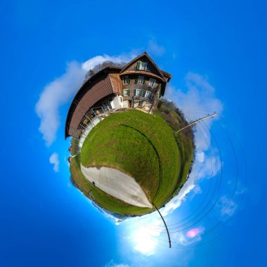 Komik küçük gezegenin doğal görünümü İsviçre'de üretilen