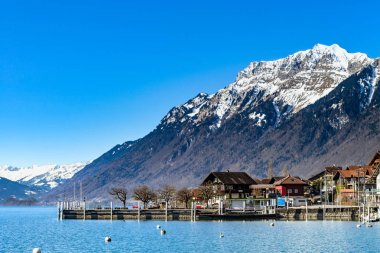 Brienz Gölü, kış günü açık suda