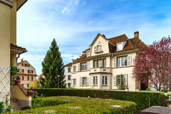 Classic french house in residential district of Strasbourg, blos — Stock Photo, Image