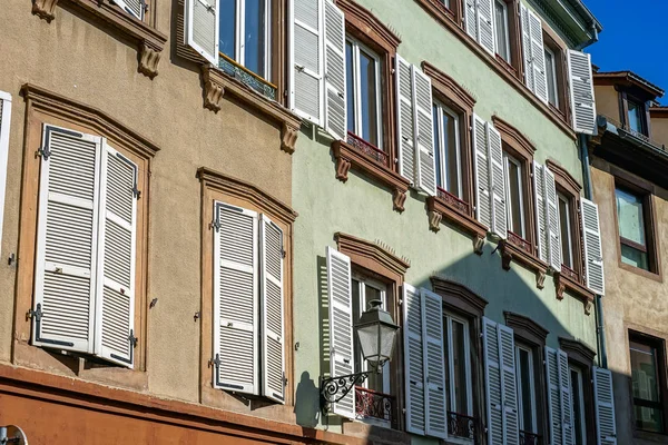 Antigo edifício histórico em Estrasburgo, França — Fotografia de Stock