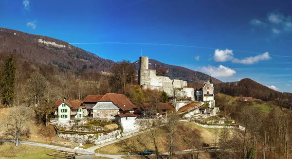 Eski ortaçağ kalesi Bipp İsviçre — Stok fotoğraf