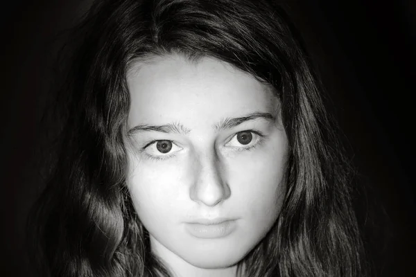 Mladá dospívající dívka detailní portrét s různými emocemi — Stock fotografie