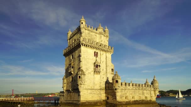 Redaksiyon: 8 Haziran 2017. Lizbon, Portekiz. Belem Kulesi gün batımı görünümü. — Stok video