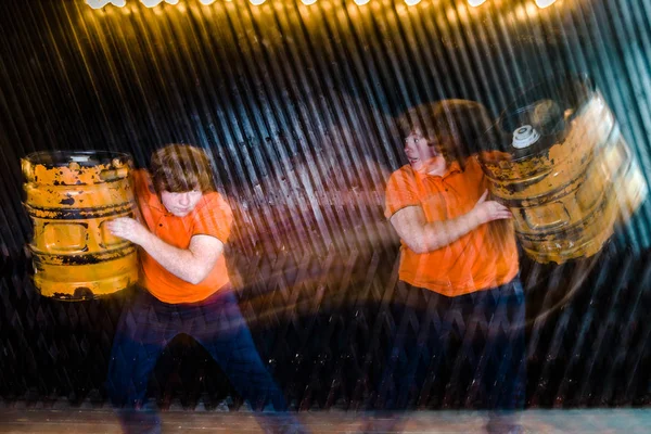 Kızıl çilli çocuk Studio çift pozlama ile poz