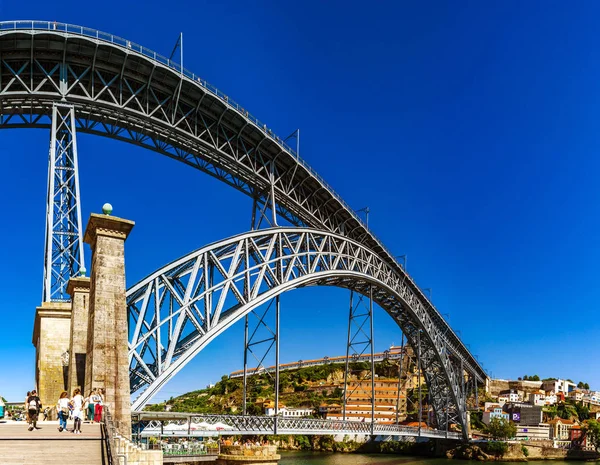 Editorial: 6 de junho de 2017: Porto, Portugal. Linda ponte de aço — Fotografia de Stock