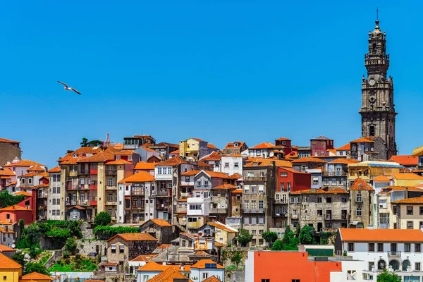 Renkli minyatür tilt-shift görüntülemek eski şehir merkezi, Porto, Po — Stok fotoğraf