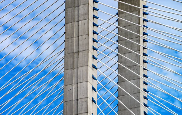 Vasco da Gama bridge elementy zbliżenie widok, Lizbona — Zdjęcie stockowe