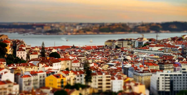 Beautiful colorful sunset landscape aerial view of Lisbon, minia — Stock Photo, Image