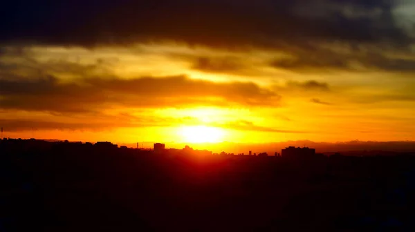 リスボン、ミニアの美しいカラフルな日没の風景空撮 — ストック写真