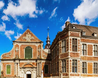 Eski binaların Floreffe Abbey, dış görünüm, yaz günü