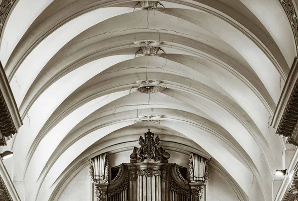 Floreffe의 대 수도원 교회의 아름 다운 인테리어 보기 — 스톡 사진