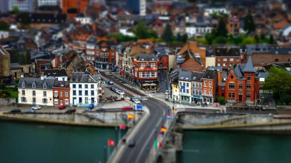 Tilt-shift vista aérea panorâmica de Namur, dia de primavera — Fotografia de Stock