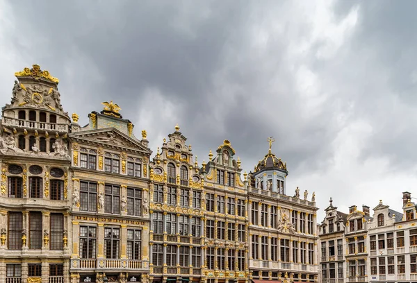 Arquitectura de Bruselas, edificios históricos y calles — Foto de Stock