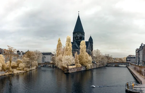 Infrared panoramic view of medieval cathedral in Metz — Stock Photo, Image