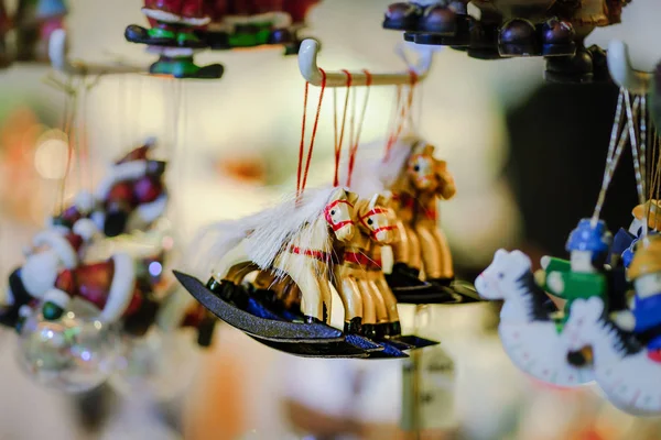 Marché de Noël traditionnel avec souvenirs faits main, Strasbourg — Photo