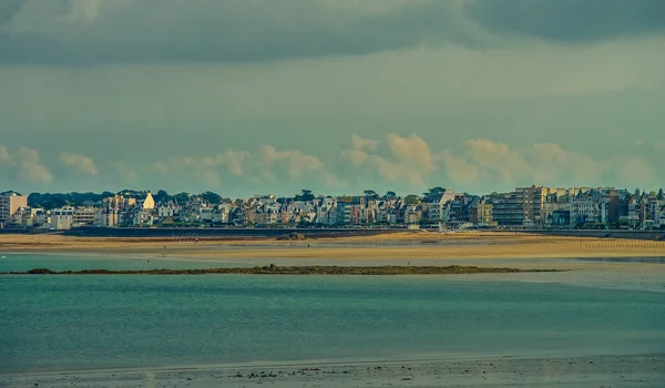 Retro film view of seaside in Brittany, low tide — Stock Photo, Image