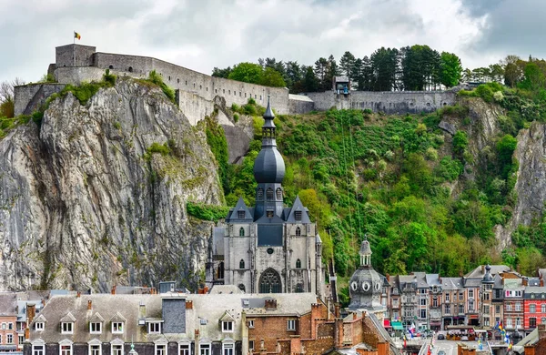 Od redakcji: 18 kwietnia 2017: Dinant, Belgia. Pan o wysokiej rozdzielczości — Zdjęcie stockowe